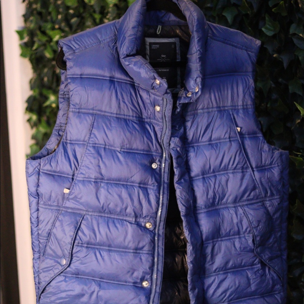 Gap Men’s Puffy Vest